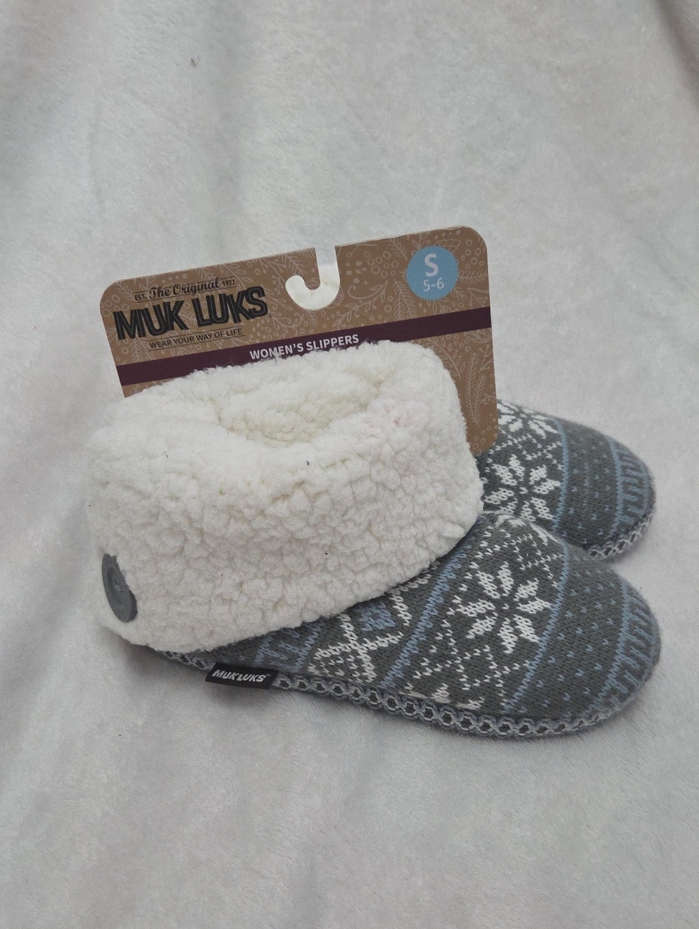 Muk Luks Gray & White Fair Isle Sherpa Cuff Slippers Size 5-6